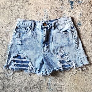 Altar'd State Size 9 Women's Distressed Denim Acid Wash Shorts‎